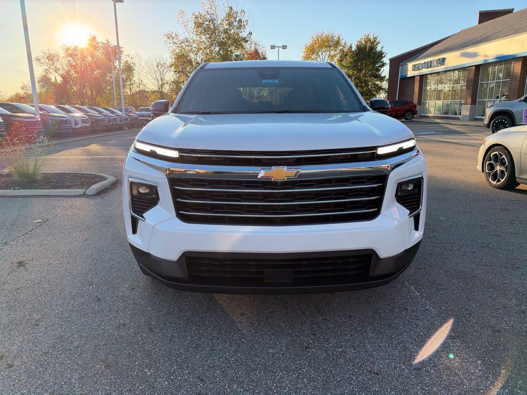 New 2027 Chevrolet Traverse LT w/ Driver Confidence Package AWD/4WD image 7