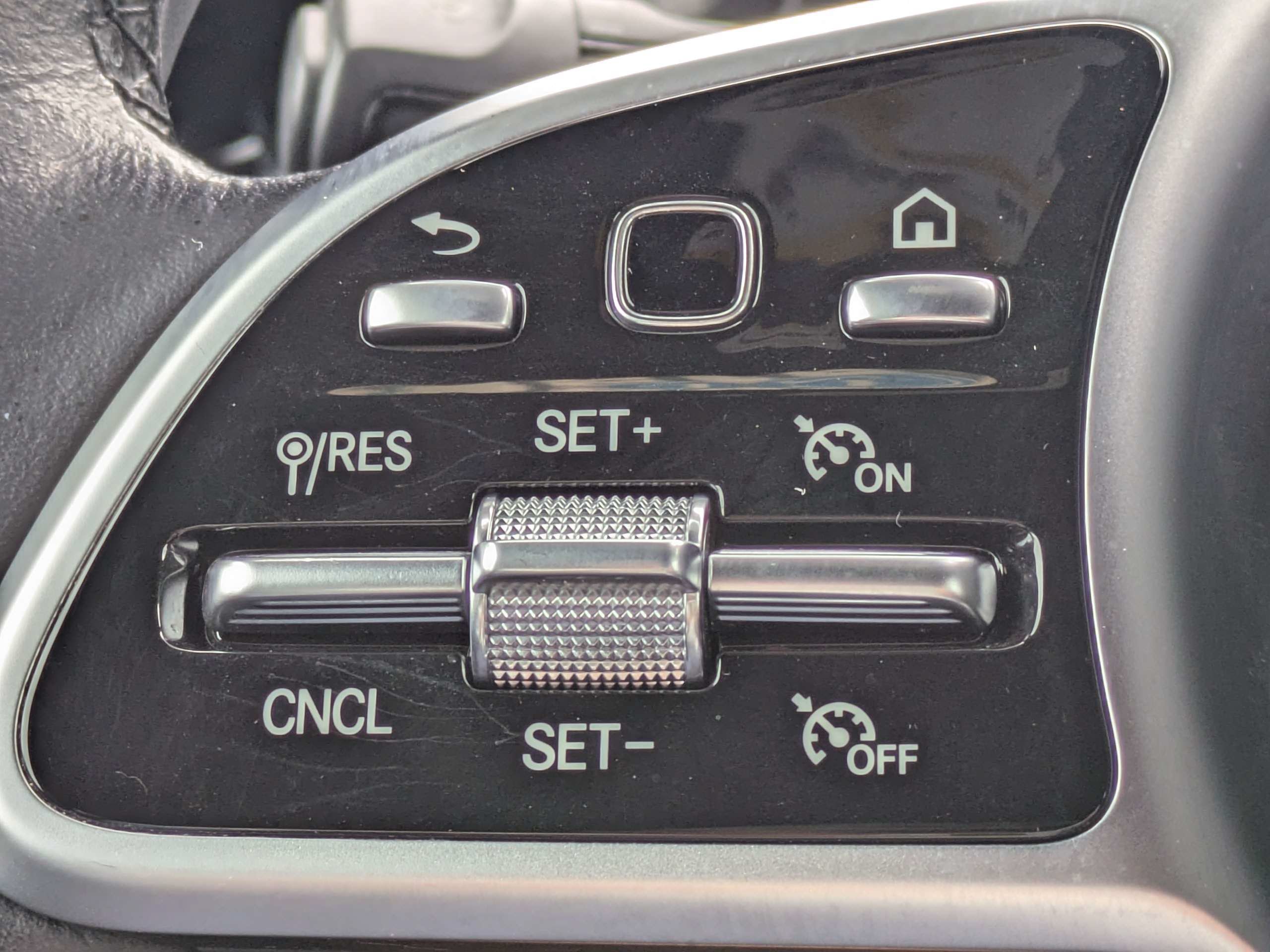 Used 2022 Mercedes-Benz GLB 250 4MATIC image 24