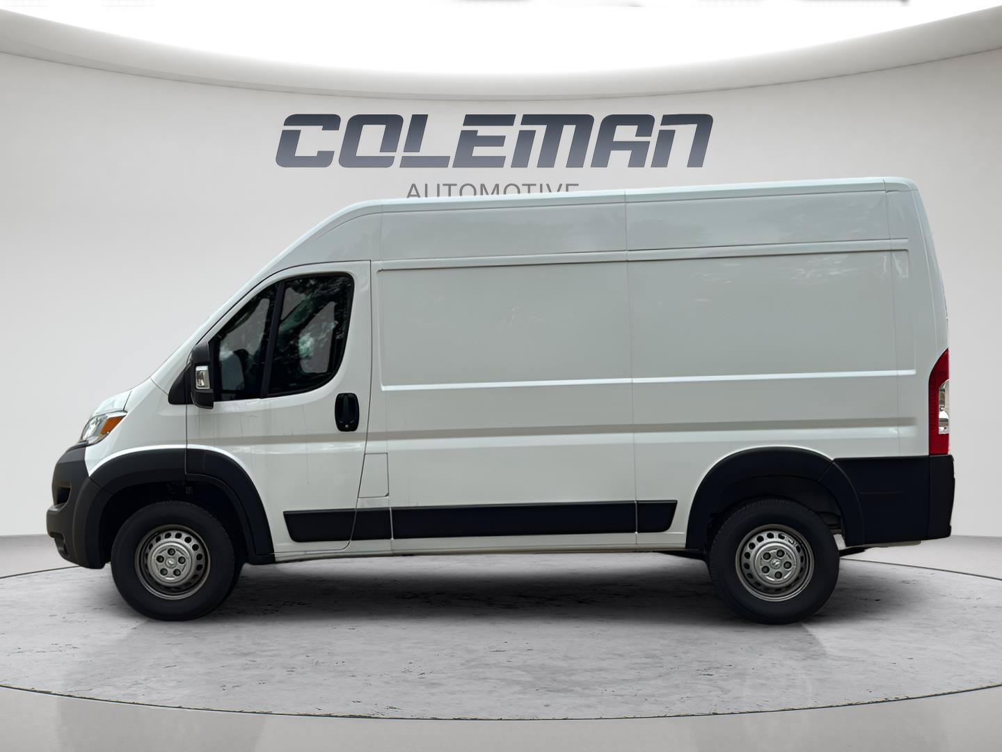 Used 2024 RAM ProMaster 2500 w/ Convenience Group FWD image 2