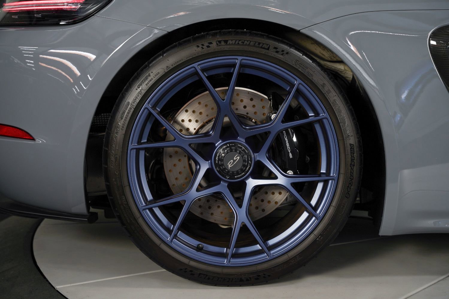 Used 2023 Porsche 718 Cayman GT4 RS RWD image 33