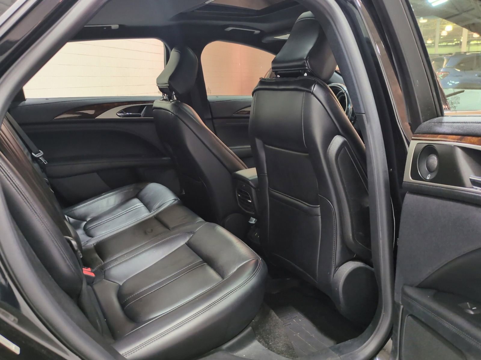 Used 2020 Lincoln MKZ Reserve w/ Monochromatic Package AWD/4WD image 11