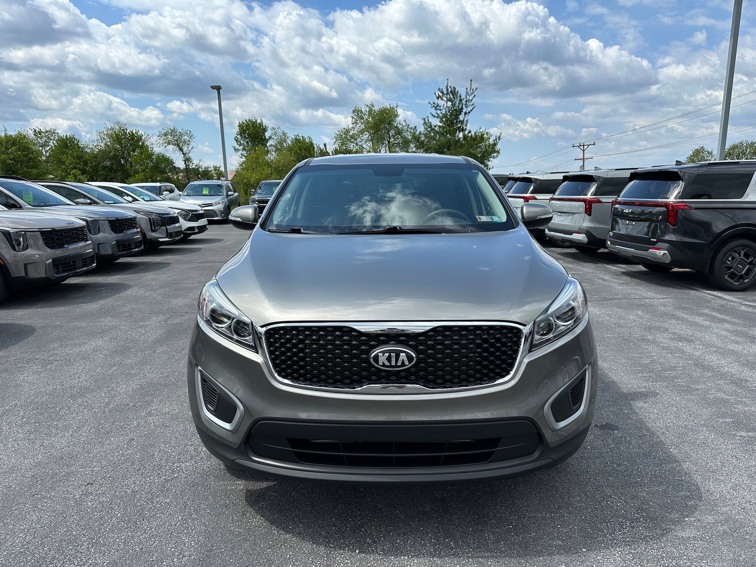 Used 2018 Kia Sorento L FWD image 2