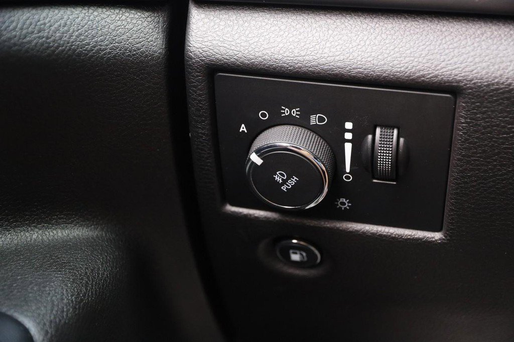 Used 2020 Jeep Grand Cherokee Altitude RWD image 20