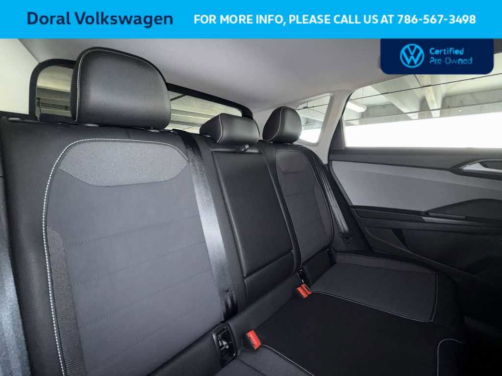 Certified 2024 Volkswagen Taos SE FWD image 26