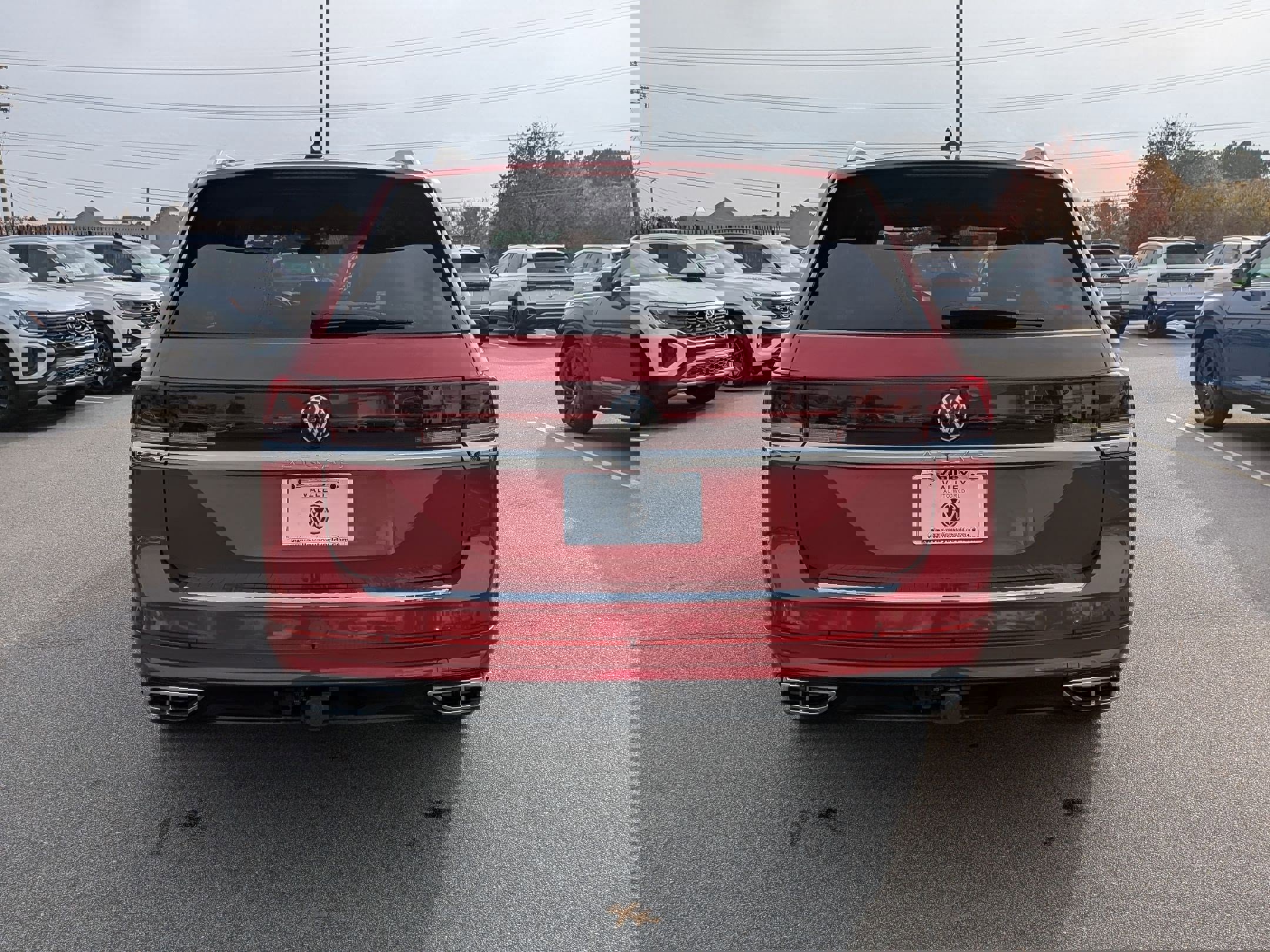 Used 2024 Volkswagen Atlas SEL Premium R-Line image 4