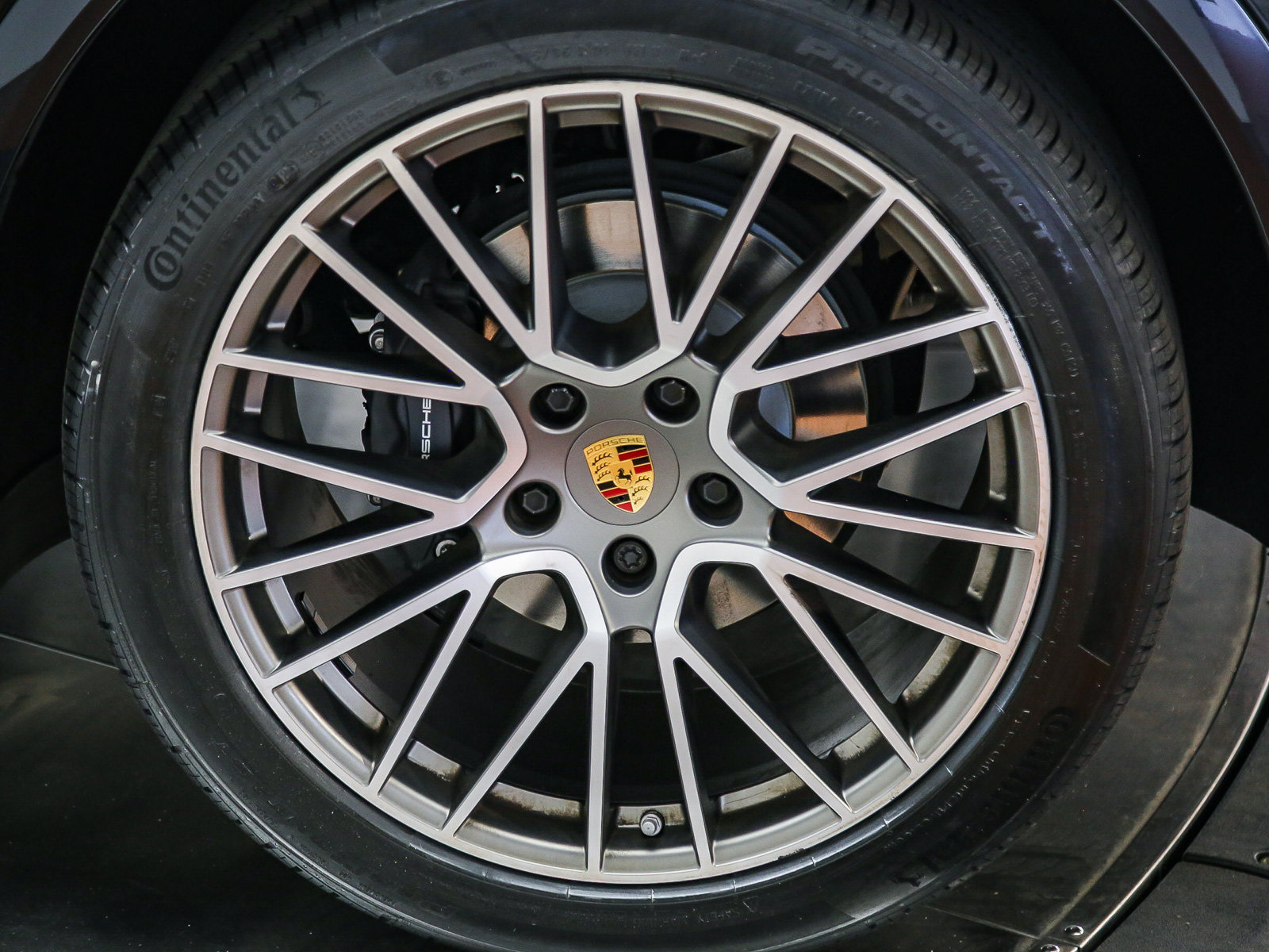 Certified 2023 Porsche Cayenne AWD/4WD image 14