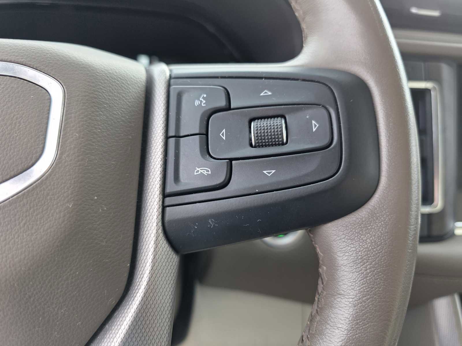 Used 2022 GMC Yukon XL Denali image 26