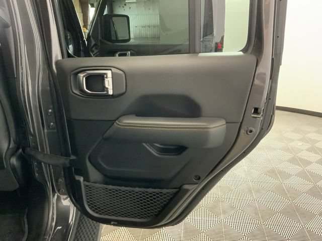 Used 2025 Jeep Wrangler Unlimited Sahara w/ Technology Group AWD/4WD image 30