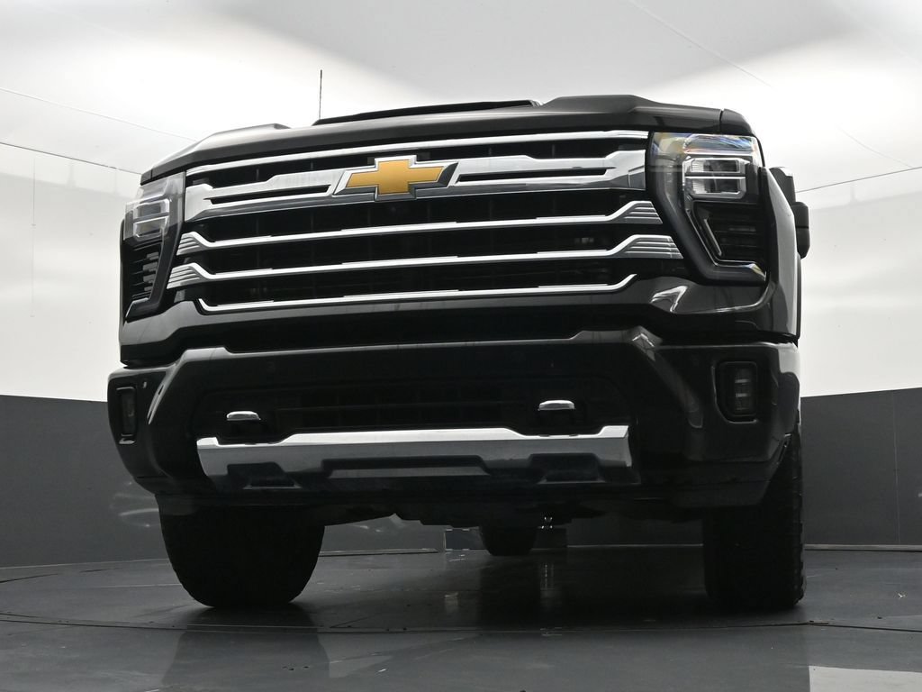 Used 2024 Chevrolet Silverado 2500 High Country w/ High Country Premium Package AWD/4WD image 32