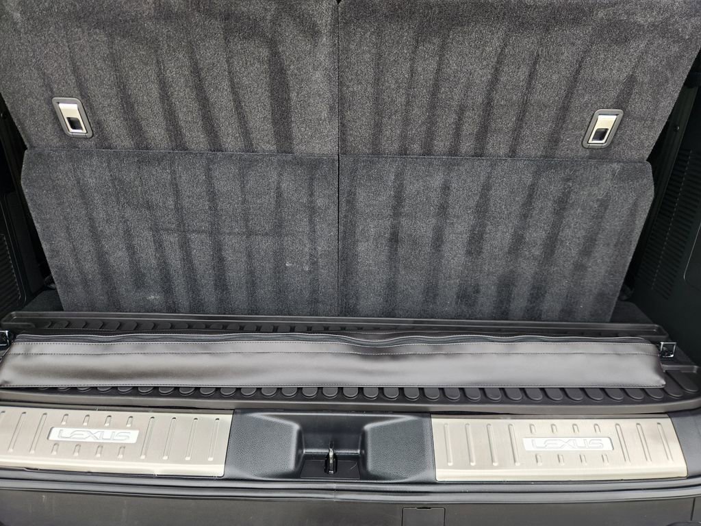 Used 2023 Lexus LX 600 4WD w/ Interior Upgrade Package image 36