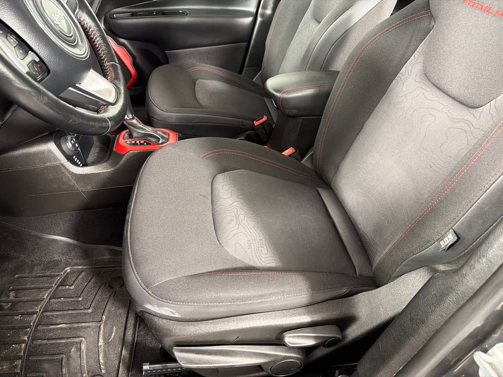 Used 2017 Jeep Renegade Trailhawk image 12