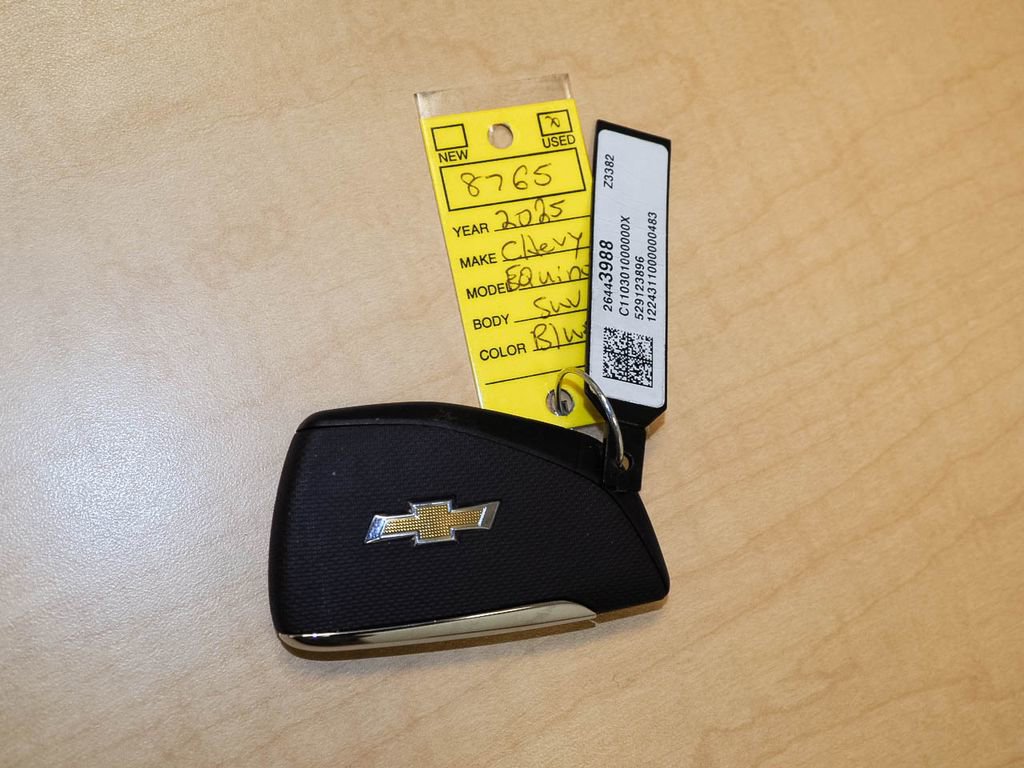 Used 2025 Chevrolet Equinox LT image 36