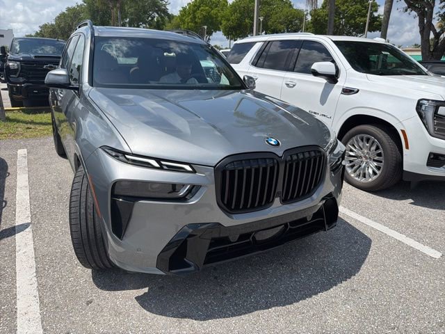 Used 2026 BMW X7 xDrive40i w/ M Sport Package AWD/4WD image 1