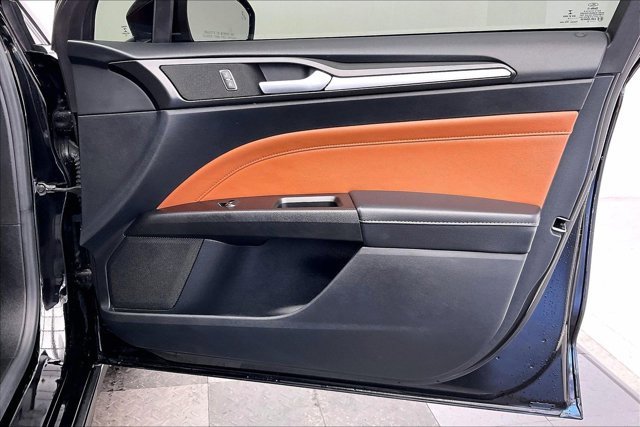 Used 2019 Ford Fusion Energi Titanium image 27