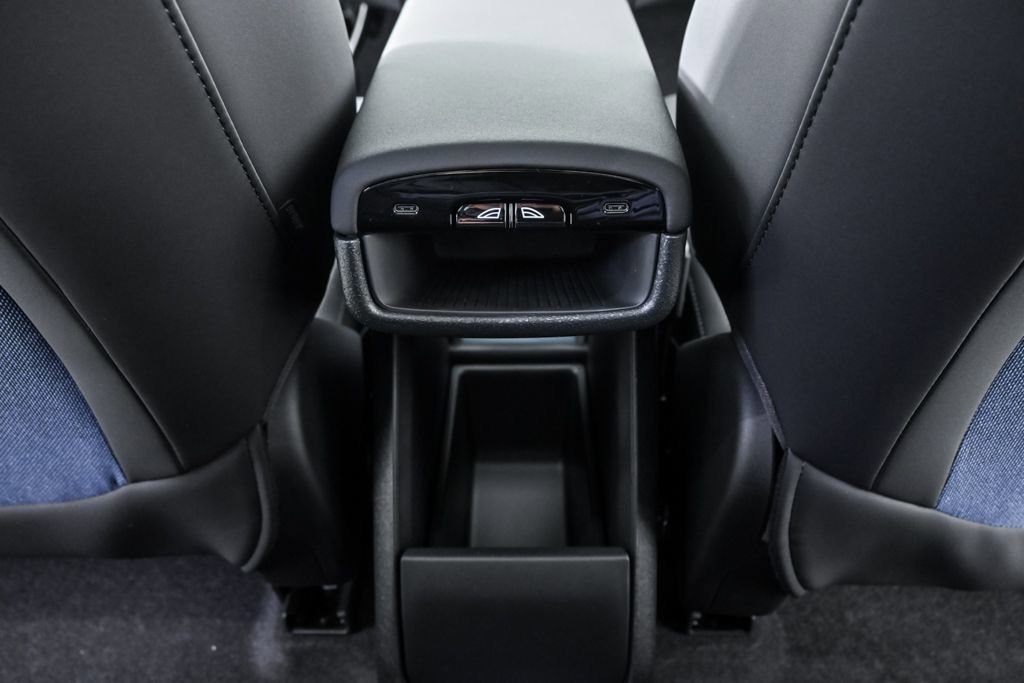New 2026 Volvo EX30 Cross Country Ultra w/ Protection Package Premier AWD/4WD image 19