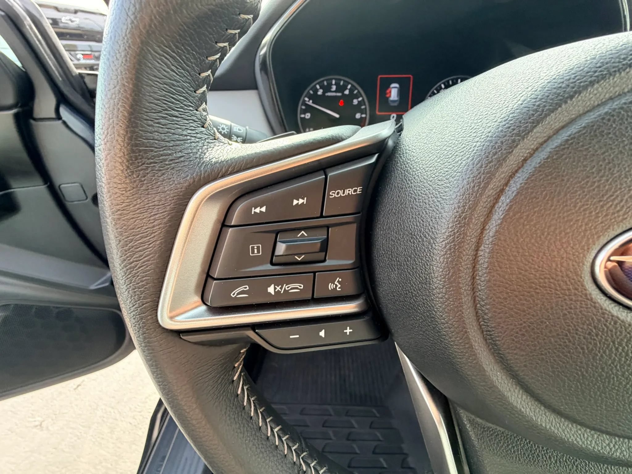 Used 2025 Subaru Outback Premium w/ Popular Package #1A AWD/4WD image 12