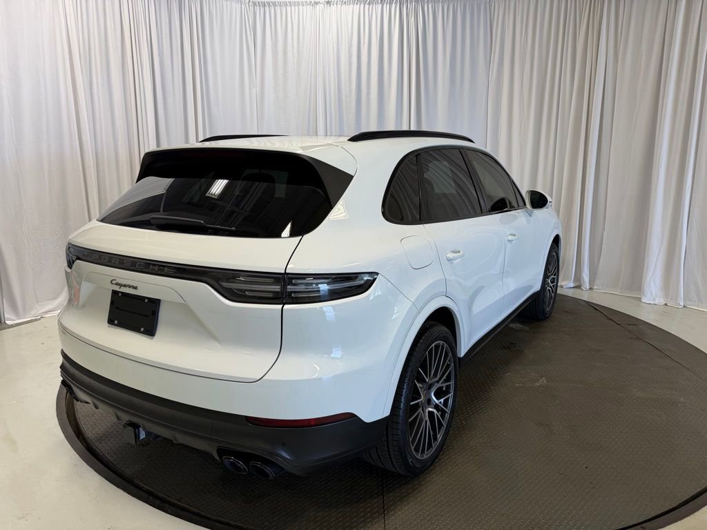 Certified 2023 Porsche Cayenne Platinum Edition image 31