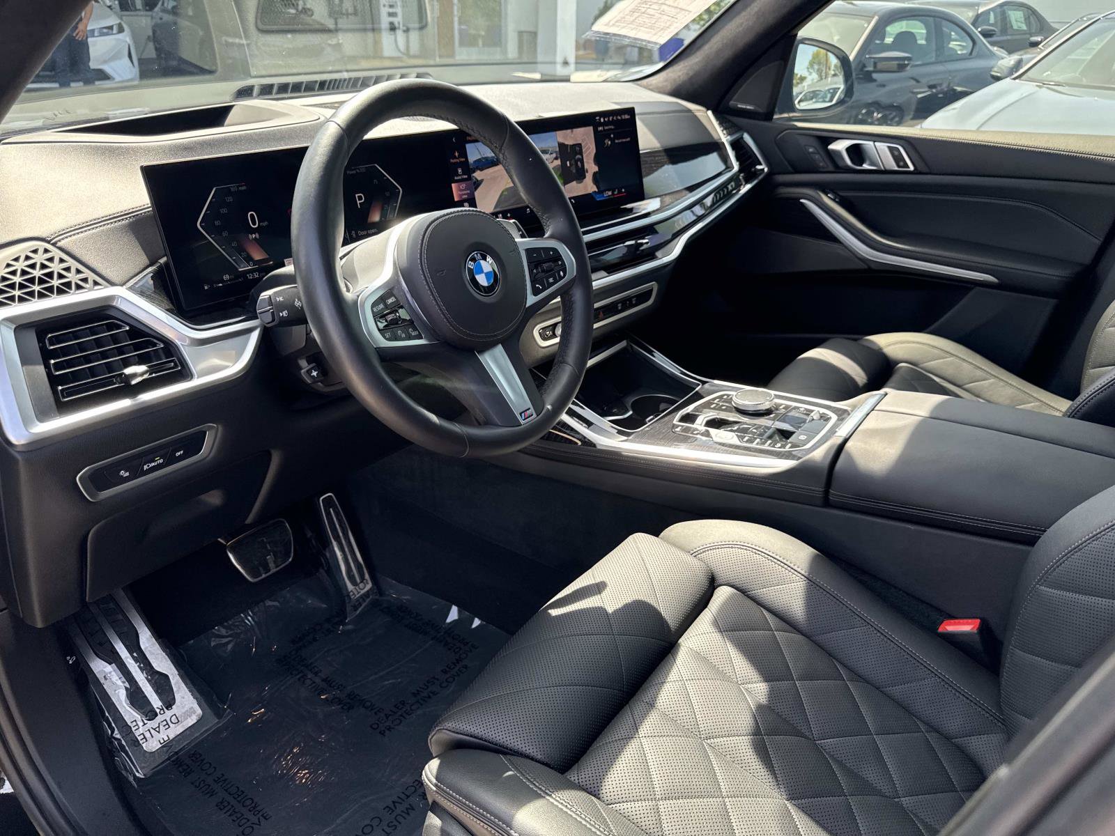 Certified 2024 BMW X7 xDrive40i w/ M Sport Package image 15