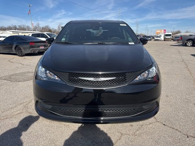 New 2026 Chrysler Voyager LX image 2