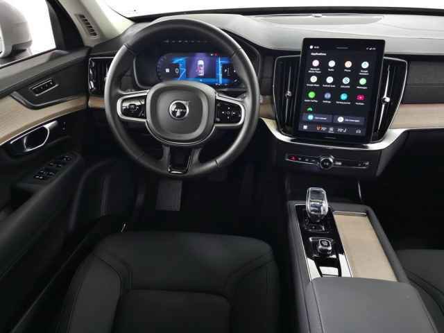 Certified 2025 Volvo XC90 B5 Plus AWD/4WD image 20