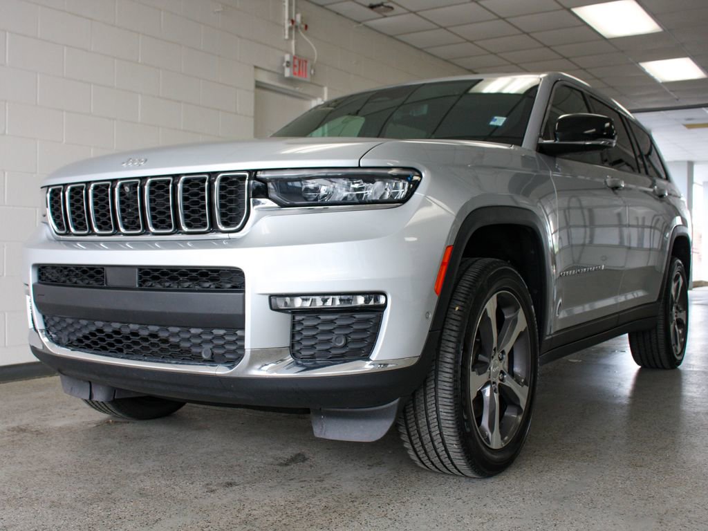Certified 2024 Jeep Grand Cherokee L Limited w/ Luxury Tech Group II AWD/4WD image 27