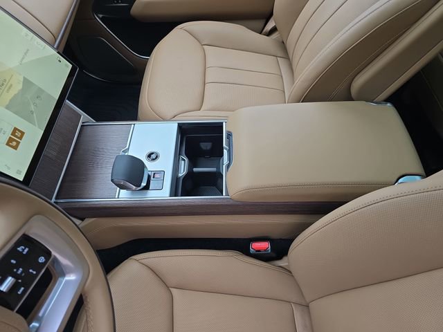 New 2026 Land Rover Range Rover Autobiography image 16