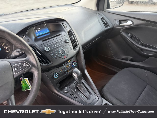 Used 2017 Ford Focus SE FWD image 18