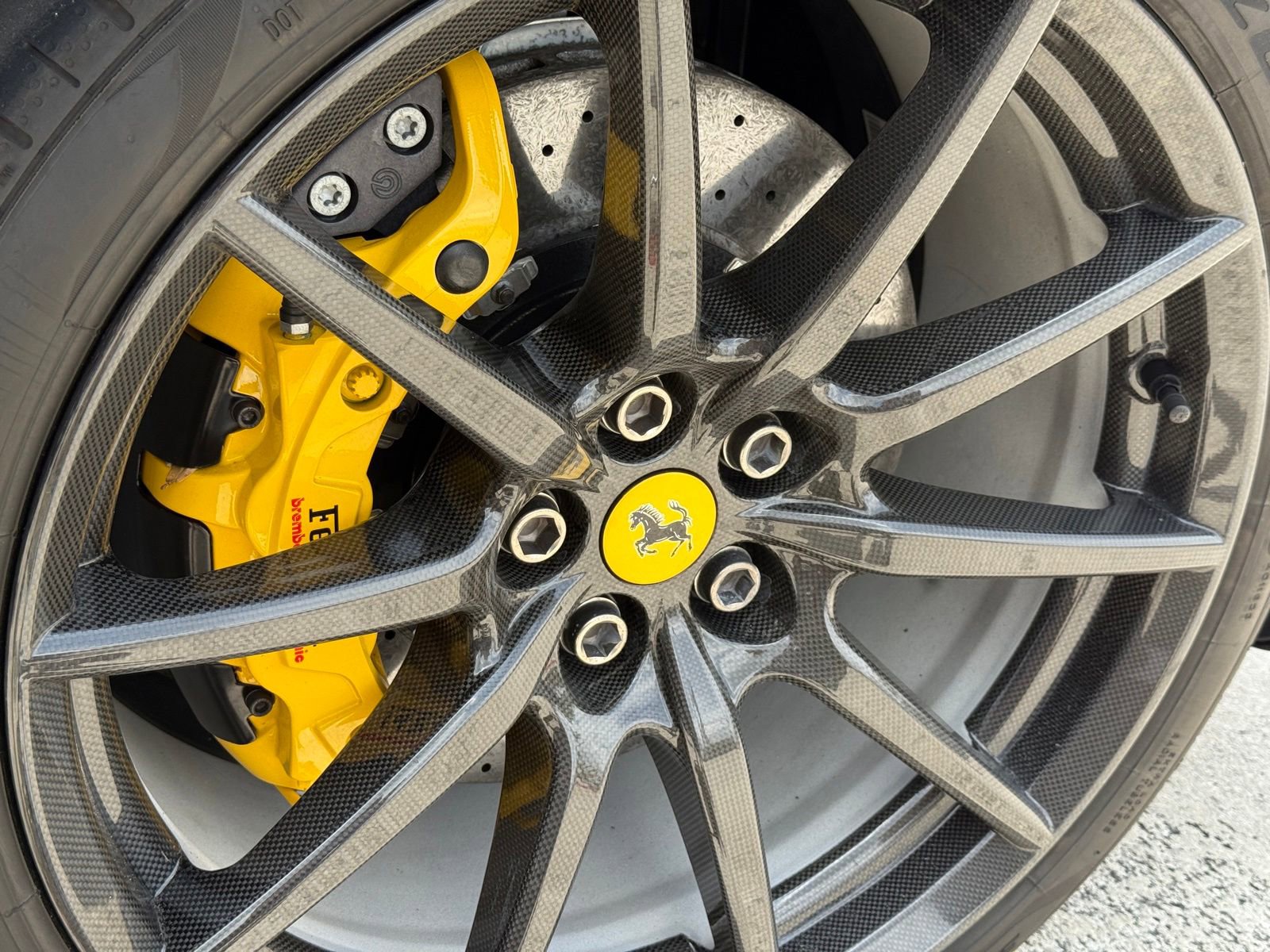 Used 2022 Ferrari F8 Tributo RWD image 41