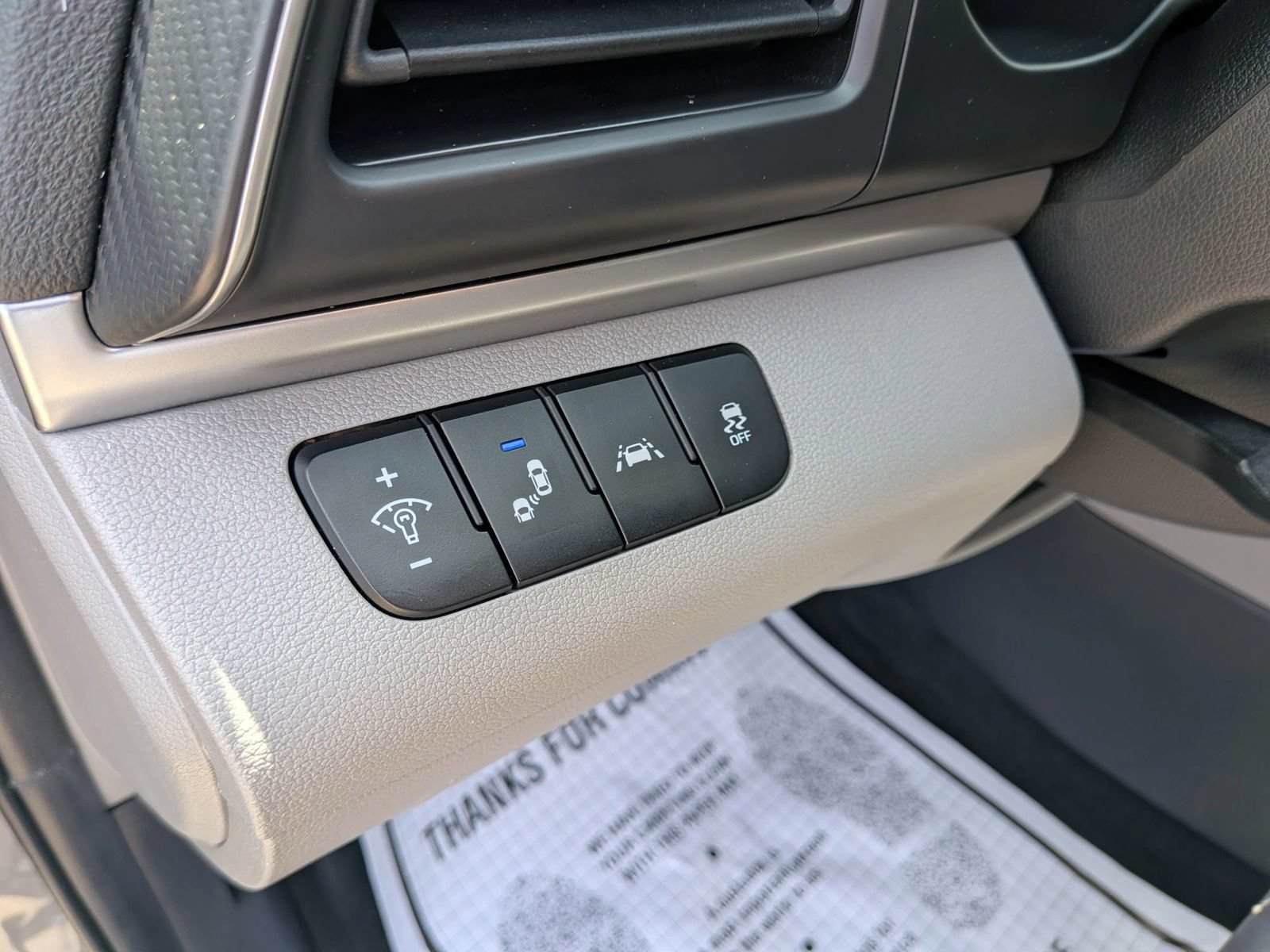 Used 2020 Hyundai Elantra SEL w/ Winter Weather Package FWD image 33