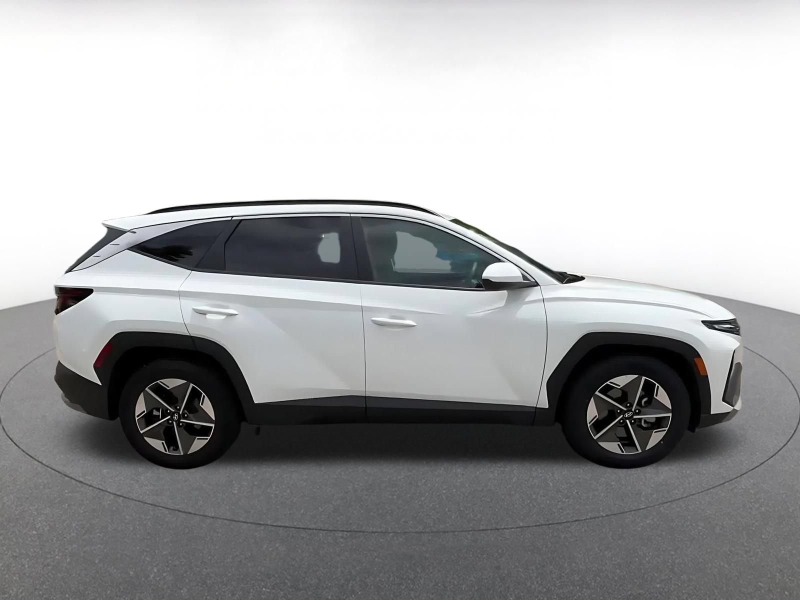 Used 2025 Hyundai Tucson SEL FWD image 16