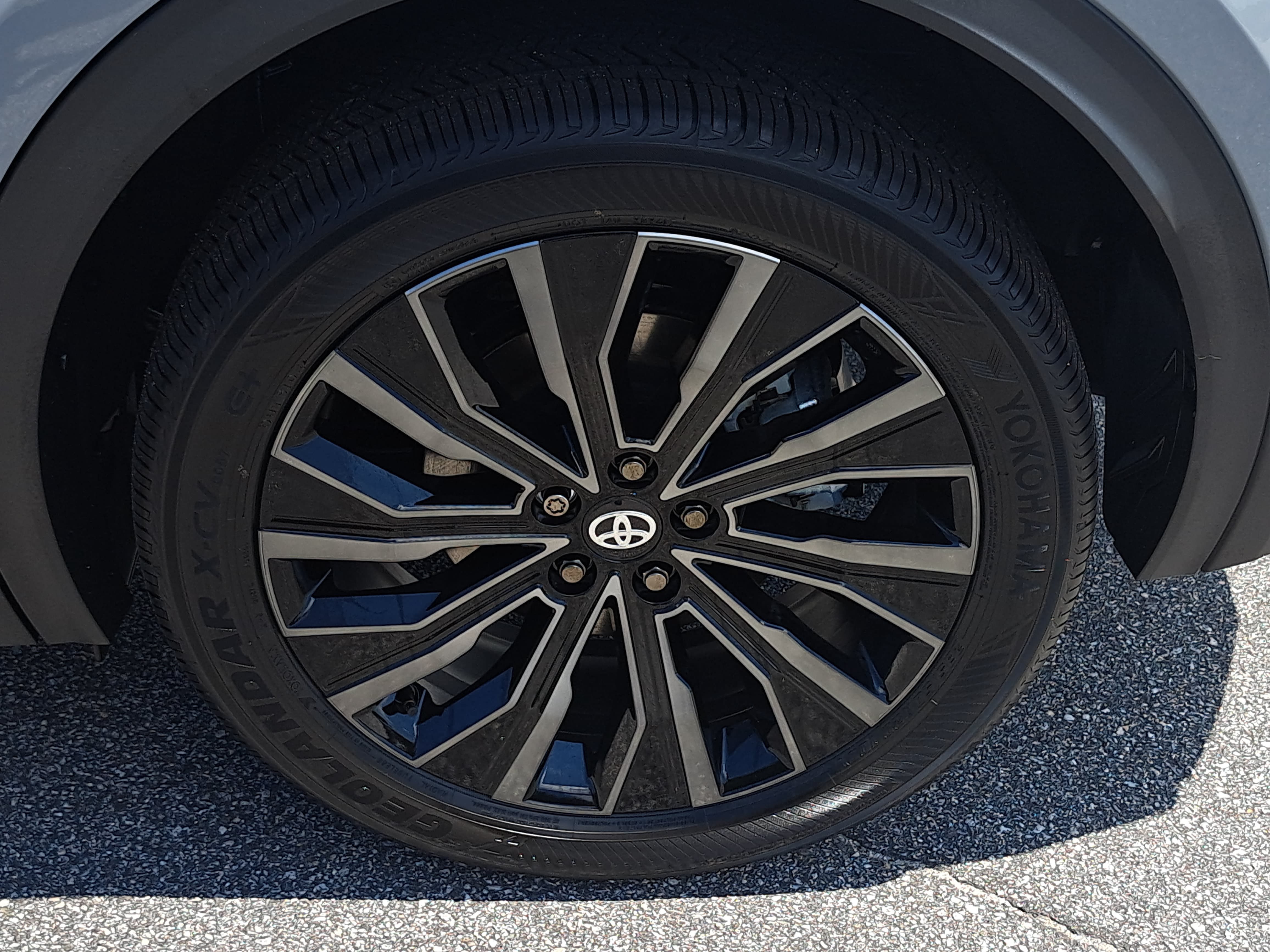 Used 2026 Toyota C-HR AWD/4WD image 35