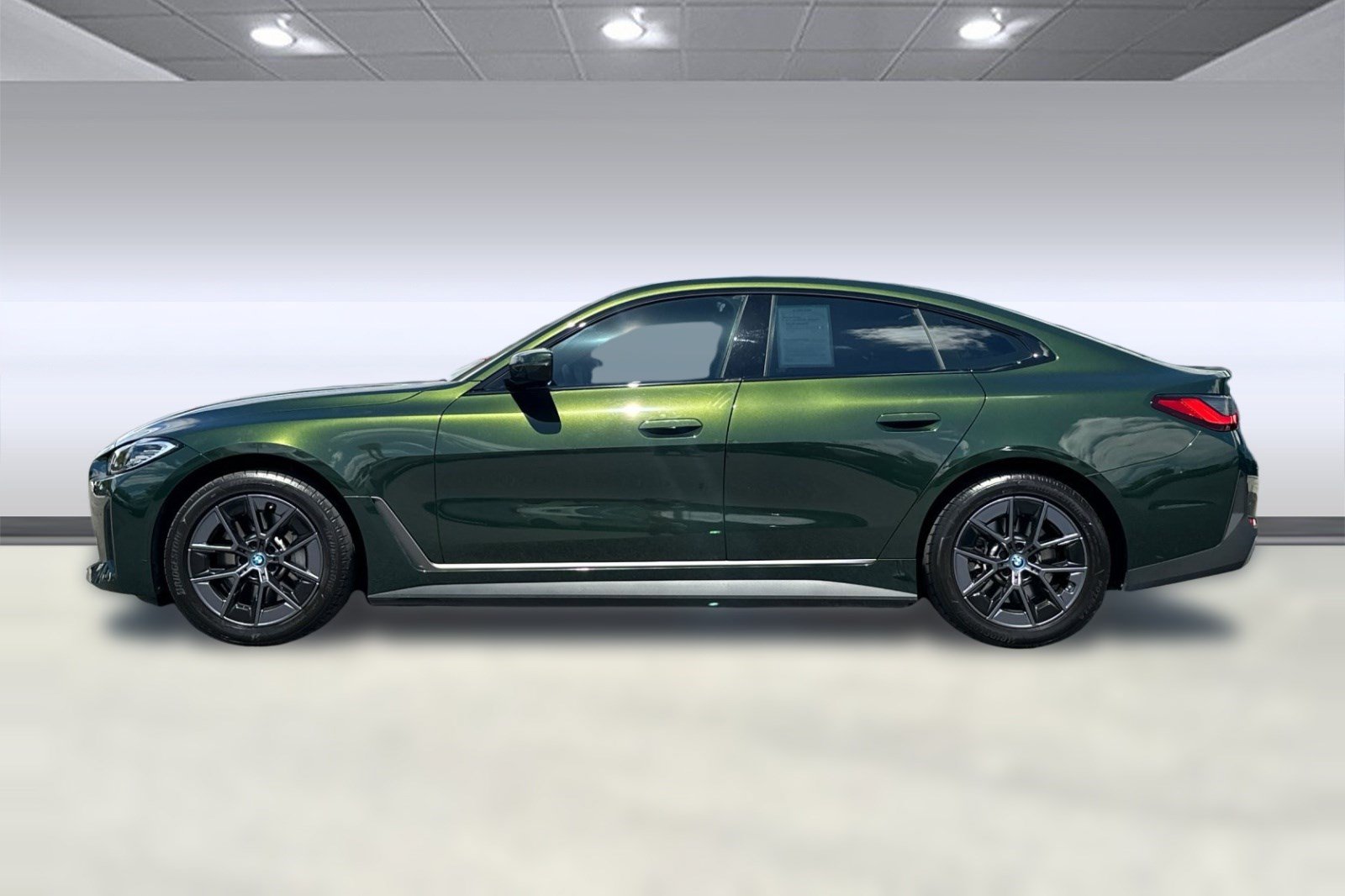 Used 2023 BMW i4 eDrive35 w/ Premium Package RWD image 2