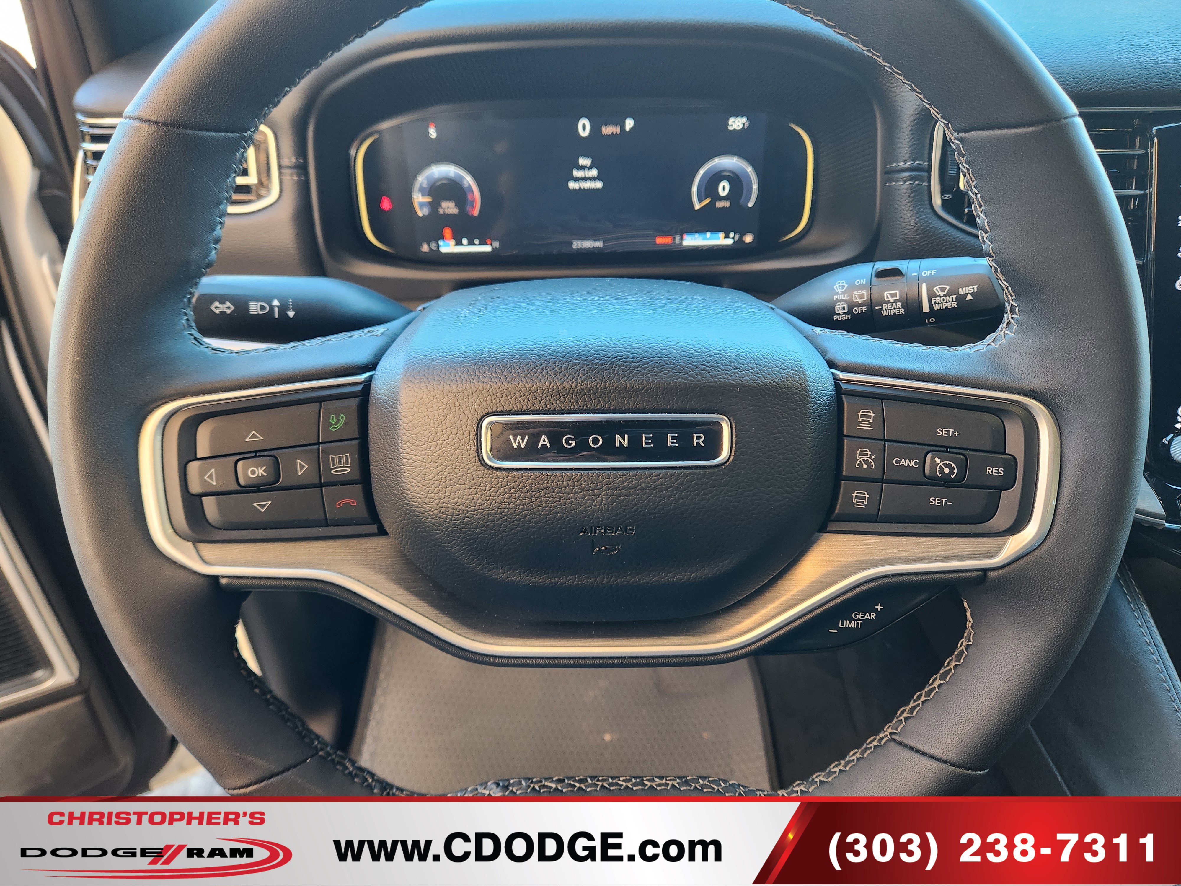 Used 2025 Jeep Wagoneer 4WD image 12