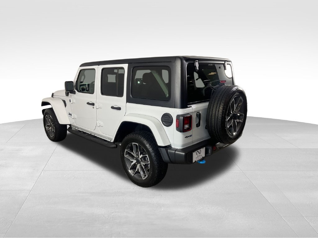 Used 2024 Jeep Wrangler Unlimited w/ Convenience Group AWD/4WD image 5