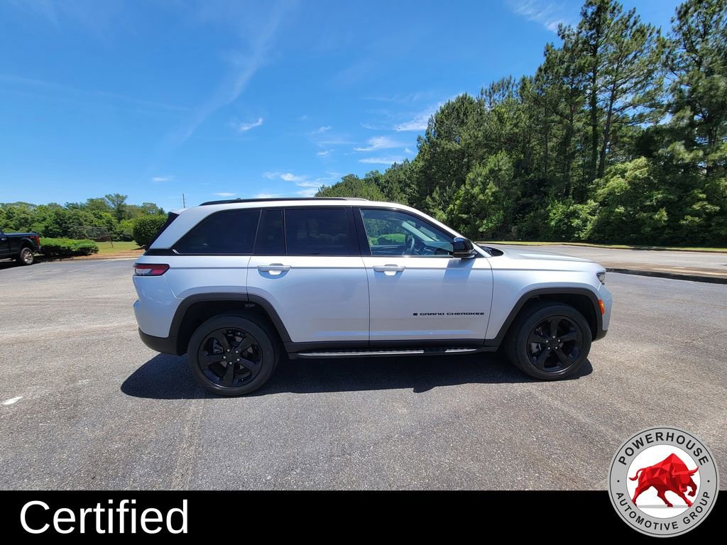 Used 2023 Jeep Grand Cherokee Limited w/ Luxury Tech Group II RWD image 7