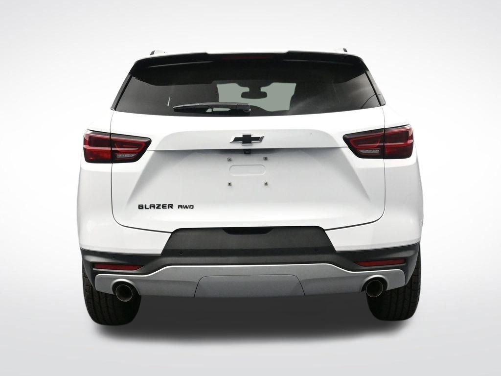 Used 2024 Chevrolet Blazer LT w/ Midnight/Sport Edition image 4
