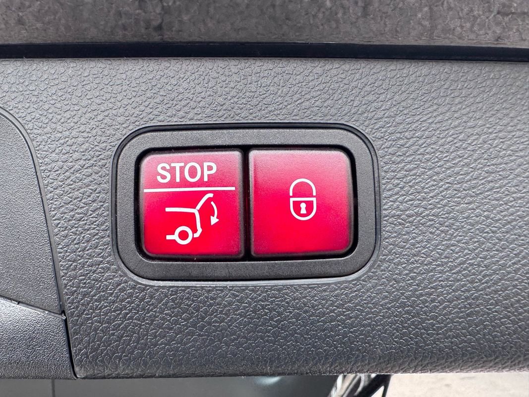 Used 2022 Mercedes-Benz GLC 43 AMG 4MATIC image 37