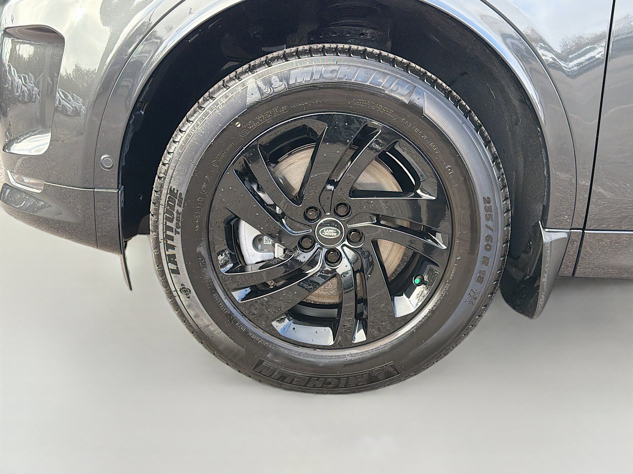 Used 2025 Land Rover Discovery Sport S image 41