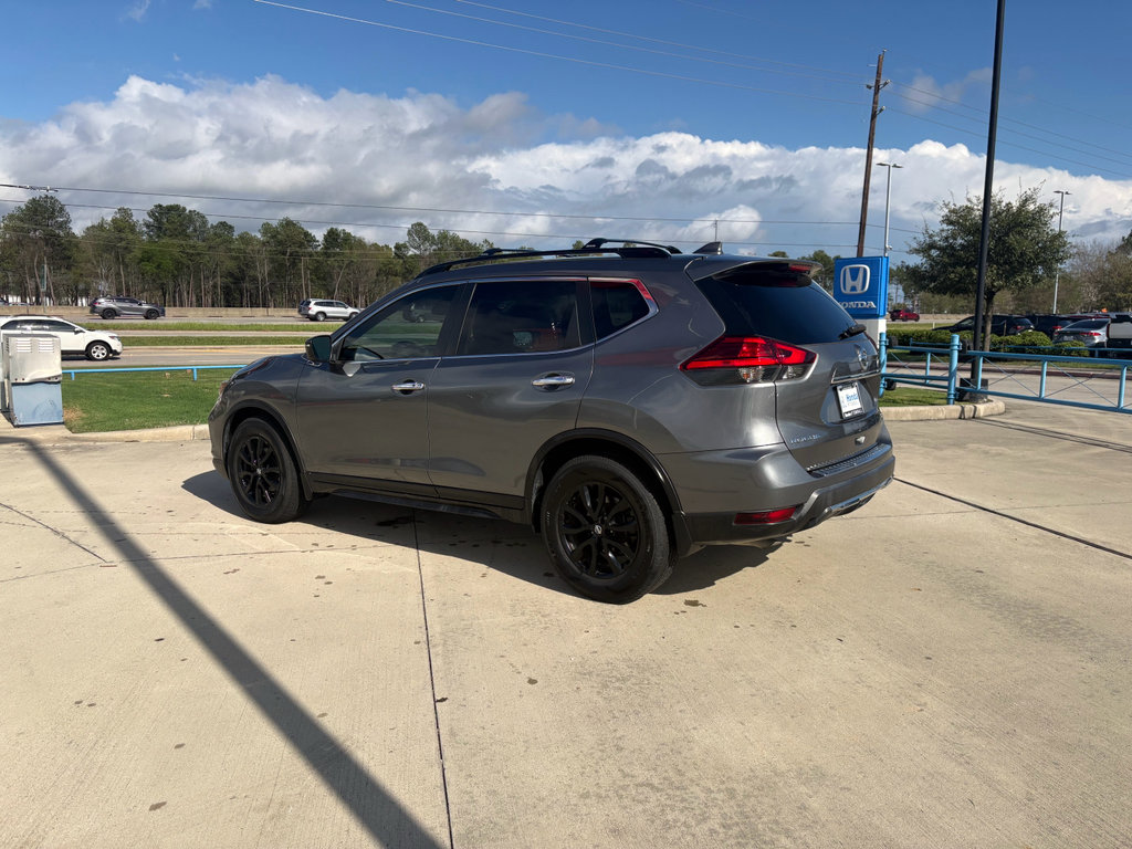 Used 2017 Nissan Rogue SV w/ Midnight Edition Package image 6