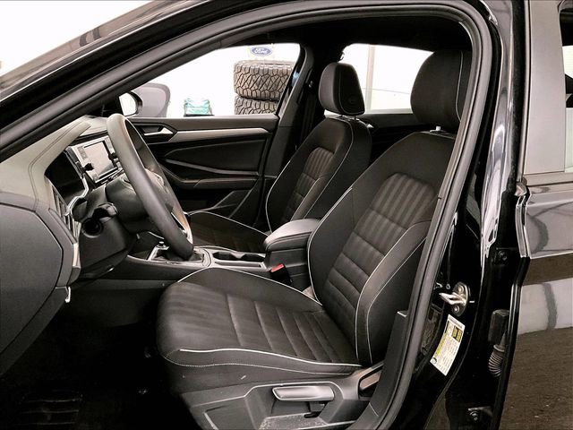 Used 2022 Volkswagen Jetta Sport FWD image 24