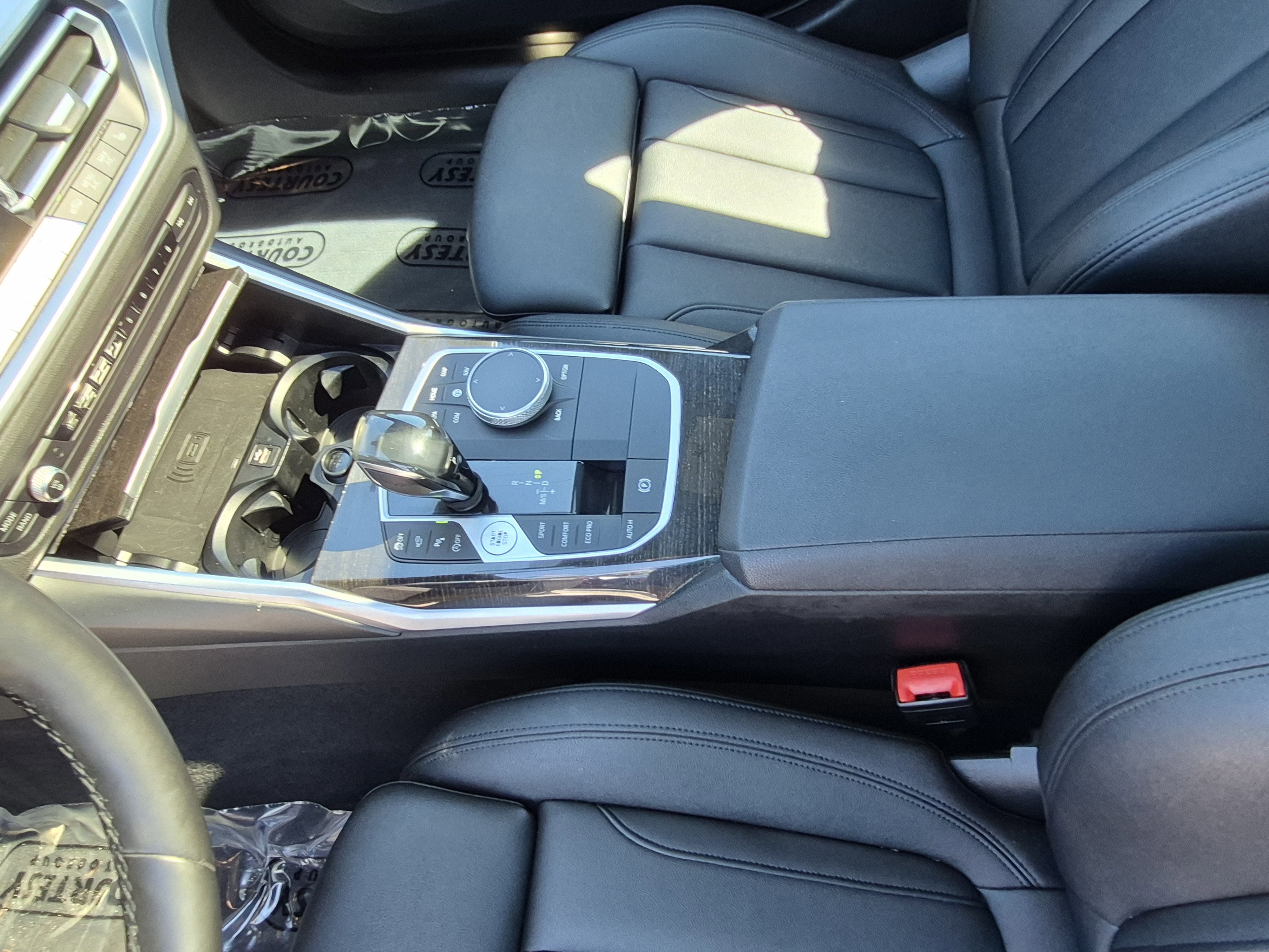 Used 2021 BMW 330i Sedan w/ M Sport Package RWD image 25