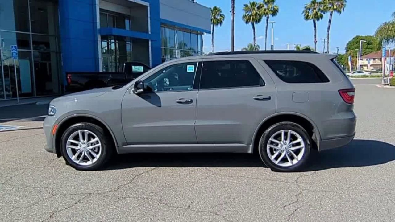 Used 2025 Dodge Durango GT AWD/4WD image 5