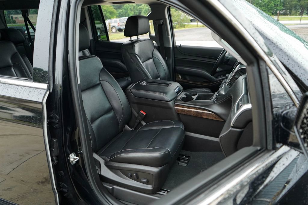 Used 2019 Chevrolet Suburban LT AWD/4WD image 14