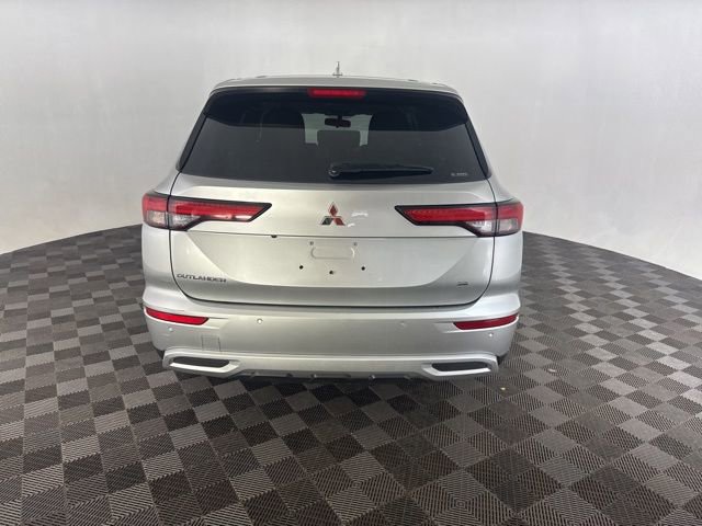 Used 2023 Mitsubishi Outlander SE AWD/4WD image 6
