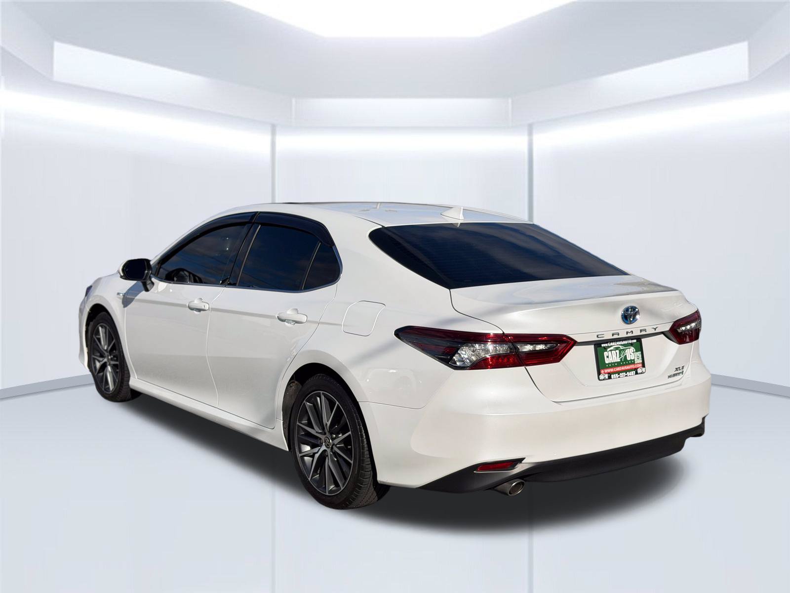 Used 2021 Toyota Camry XLE w/ Navigation Upgrade Package FWD image 7