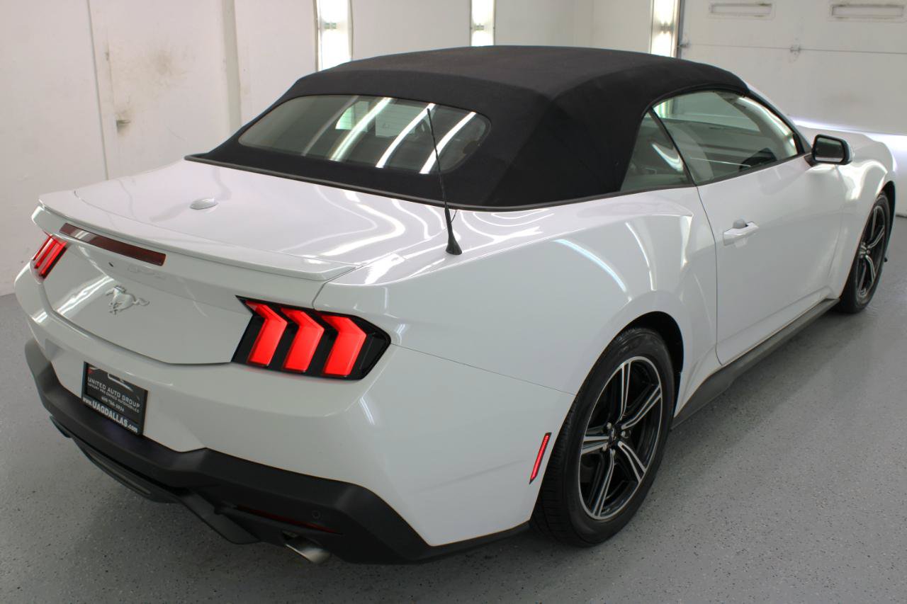 Used 2025 Ford Mustang Premium RWD image 32