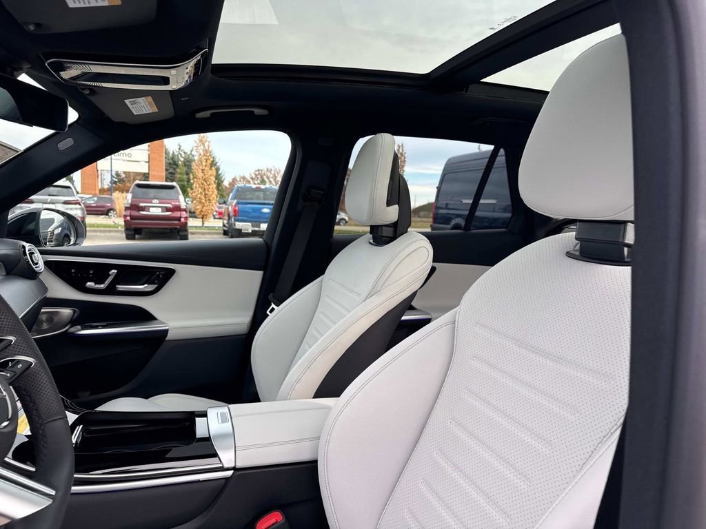 New 2026 Mercedes-Benz GLC 300 4MATIC image 19