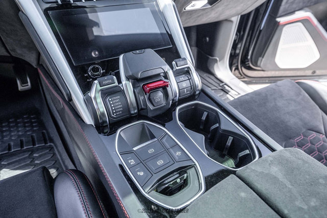 Used 2021 Lamborghini Urus AWD/4WD image 38