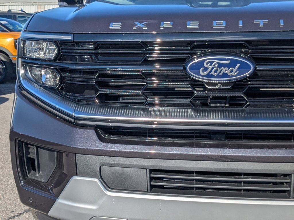 New 2025 Ford Expedition Max Platinum w/ Platinum Ultimate Package AWD/4WD image 10