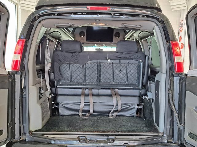 Used 2015 Chevrolet Express 2500 RWD image 30